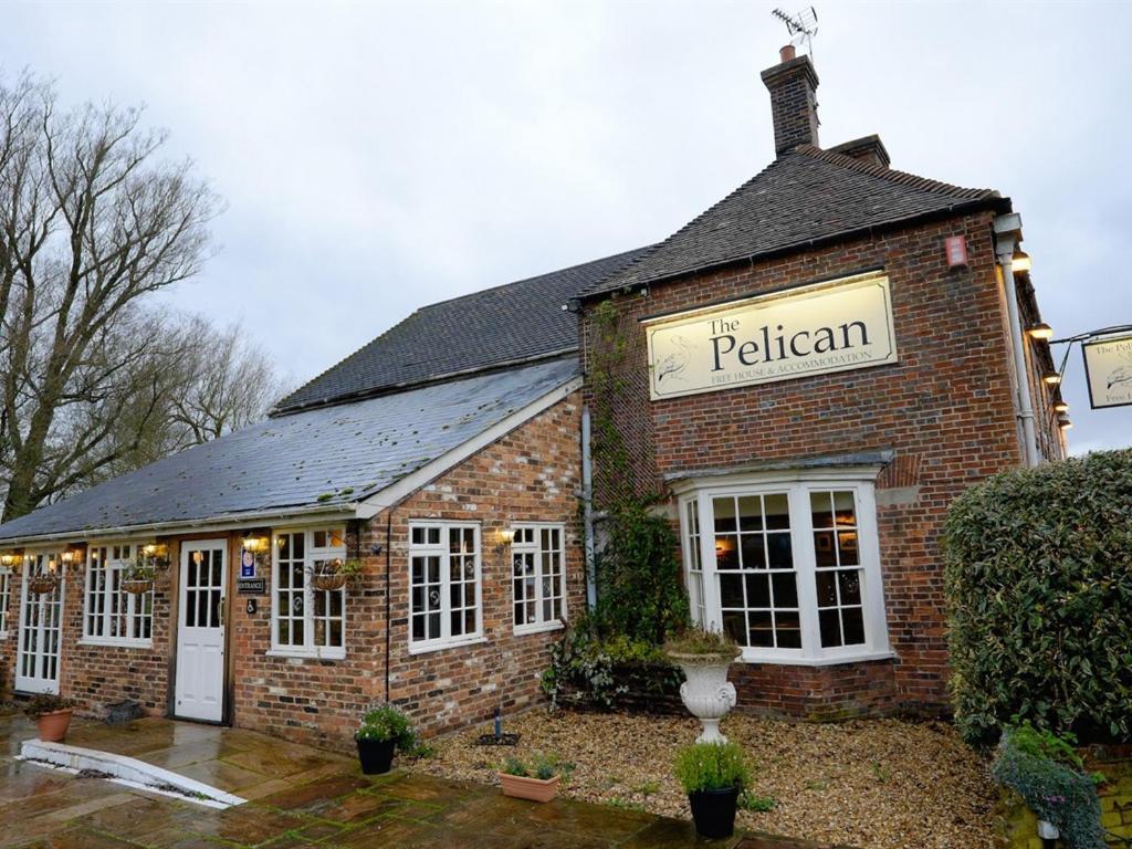 The Pelican Inn 弗罗克斯菲尔德 外观 照片